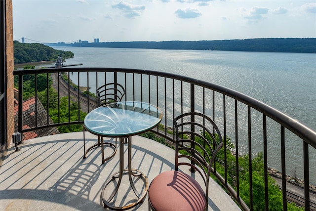 2521 Palisade Ave Unit 6A, Bronx, NY 10463 - balcony with a water view