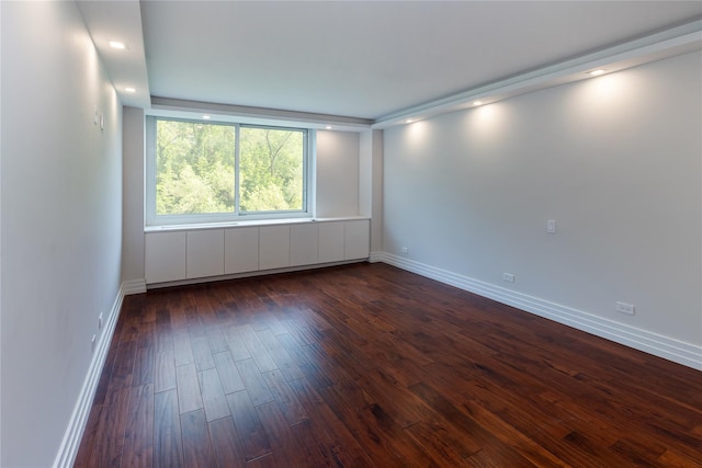 2521 Palisade Ave Unit 6A, Bronx, NY 10463 - unfurnished room featuring dark wood-type flooring and baseboards