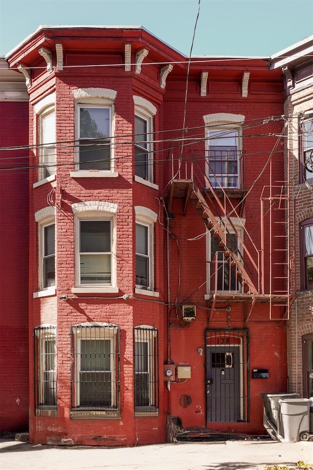 138 S Clark St, Newburgh, NY 12550 - view of front facade featuring brick siding