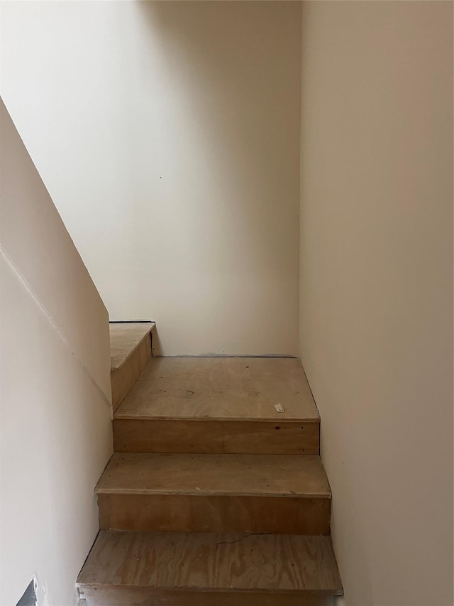 156 Greenville Tpke, Middletown, NY 10940 - view of staircase