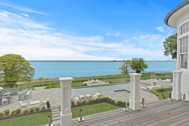 25 Brewster Ln, East Setauket, NY 11733 - water view