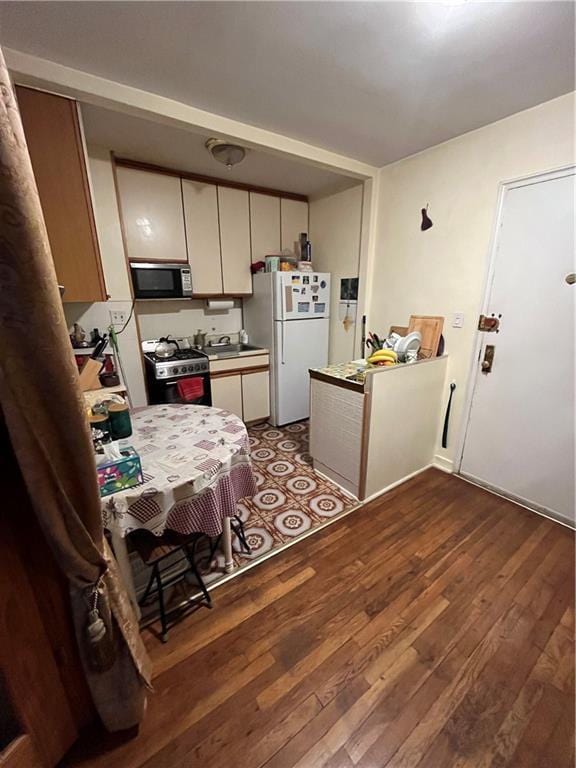 2727 Ocean Pkwy Unit F30, Brooklyn, NY 11235 - photo 6