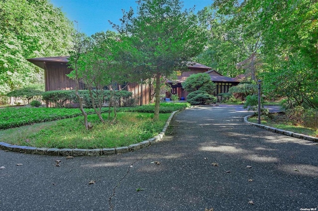 exterior space featuring driveway
