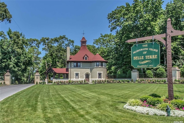 exterior space with a lawn