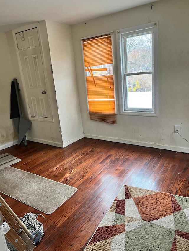 3412 Hunter Ave, Bronx, NY 10475 - foyer featuring wood-type flooring and baseboards