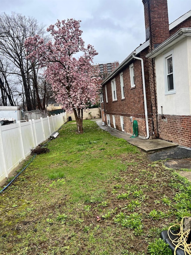 3412 Hunter Ave, Bronx, NY 10475 - view of yard with a fenced backyard