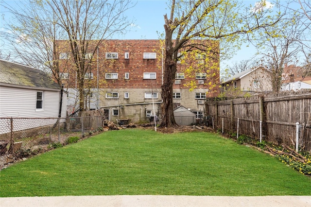 425 Quincy Ave, Bronx, NY 10465 - view of yard with a fenced backyard