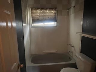 full bath with bathtub / shower combination and toilet