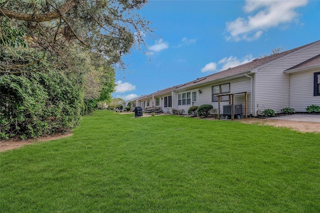 122 Knolls Dr Unit 122, Stony Brook, NY 11790 - view of yard