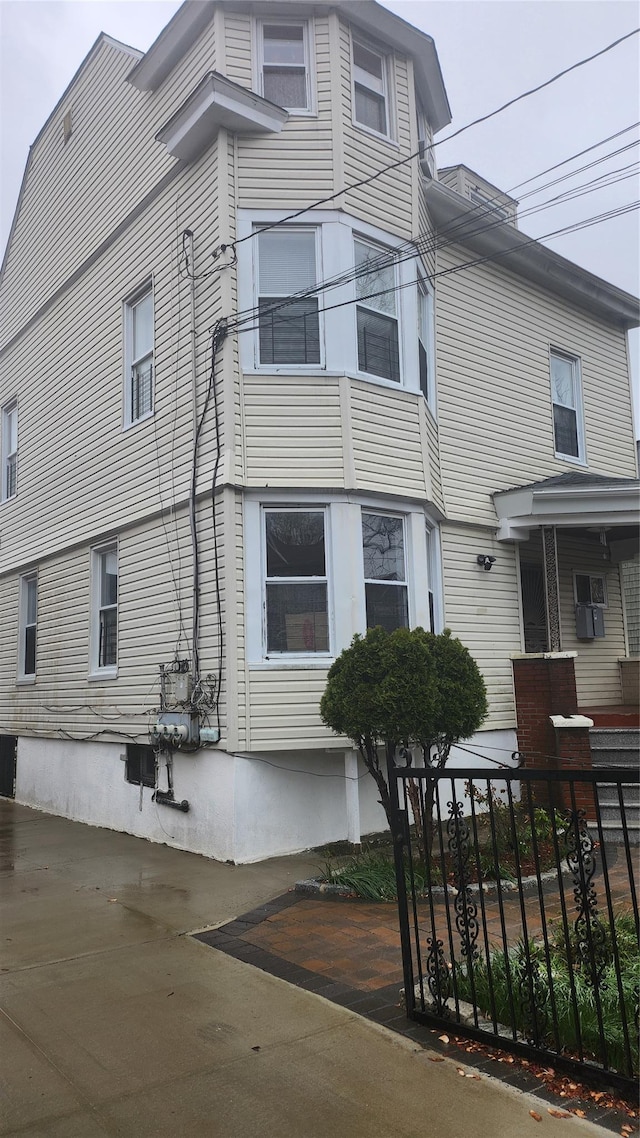 846 215th St E, Bronx, NY 10467 - view of home's exterior featuring fence