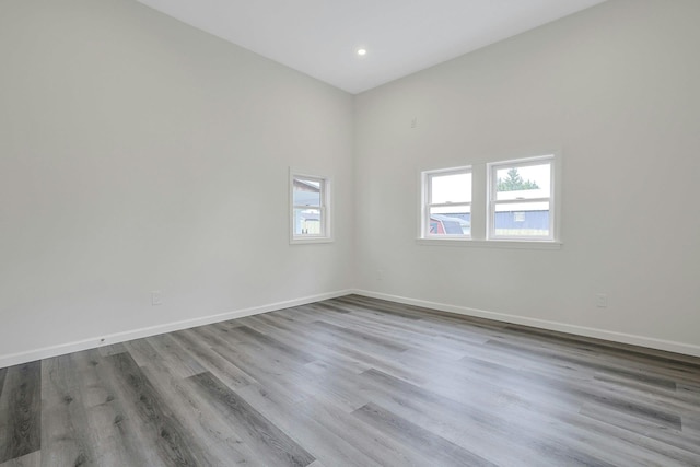 286 9th St, Verplanck, NY 10596 - spare room with wood finished floors, baseboards, and recessed lighting