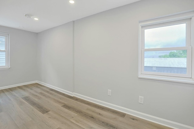 286 9th St, Verplanck, NY 10596 - unfurnished room featuring baseboards, light wood-type flooring, recessed lighting, and a smoke detector