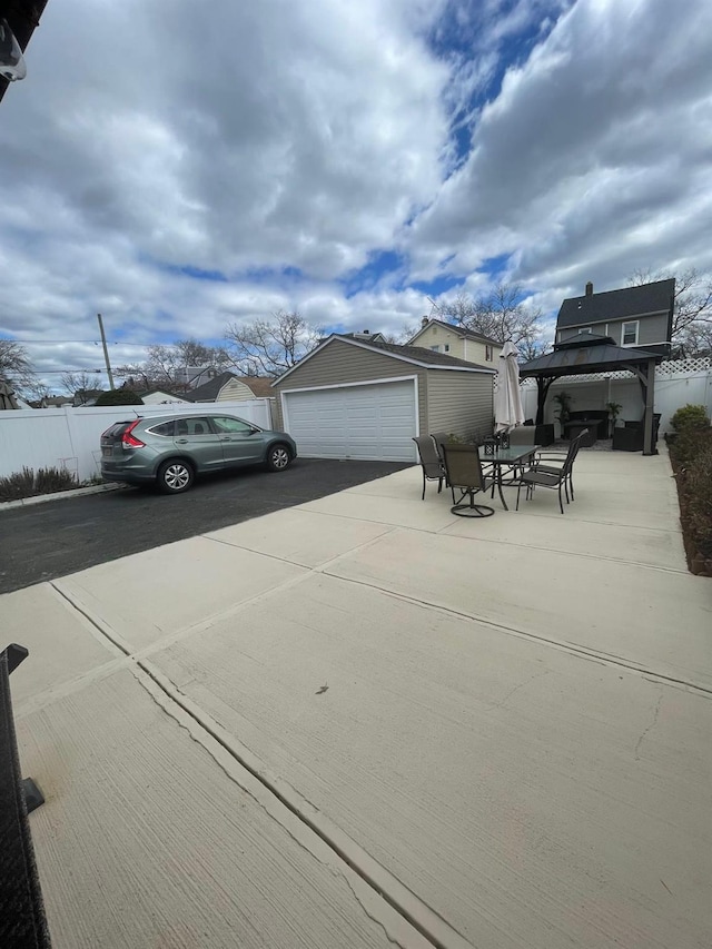 exterior space featuring fence