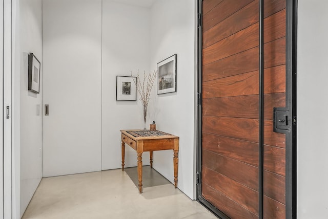 112 Wilson Park Dr, Tarrytown, NY 10591 - hallway with concrete flooring