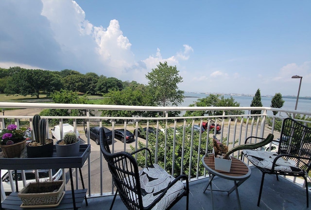 337 Park Cres, College Point, NY 11356 - balcony featuring a water view