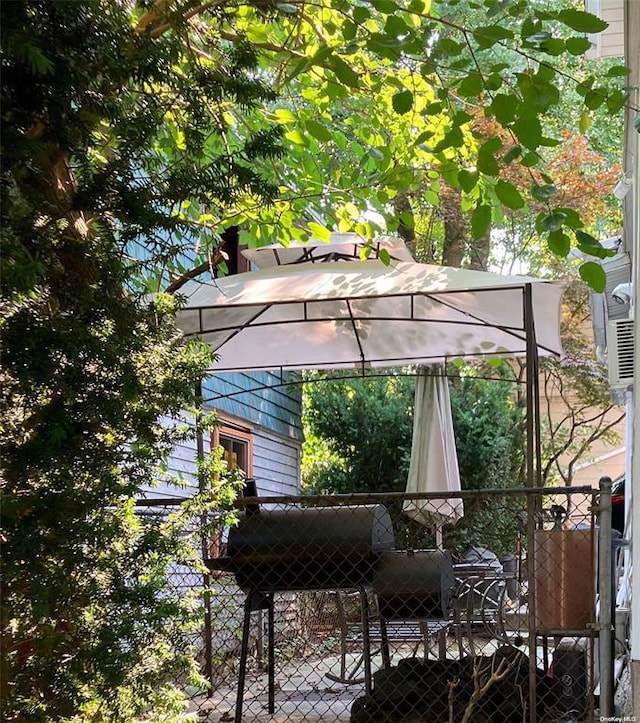 19 Tatterson St, Roslyn, NY 11576 - view of patio / terrace with fence