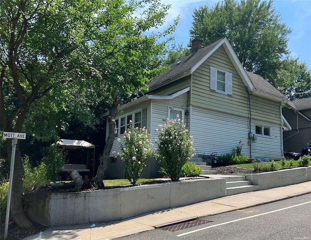19 Tatterson St, Roslyn, NY 11576 - view of side of property