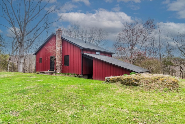 exterior space with a yard