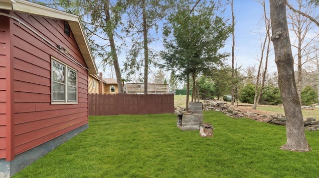 view of yard featuring fence