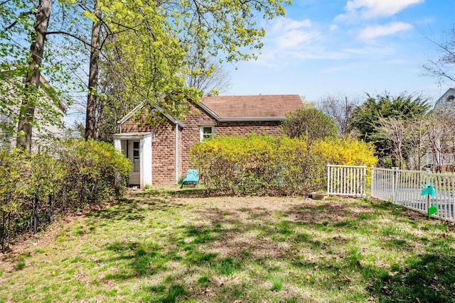 view of yard featuring fence