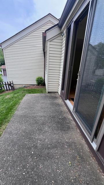 40 Jefferson Oval Unit A, Yorktown Heights, NY 10598 - view of patio / terrace