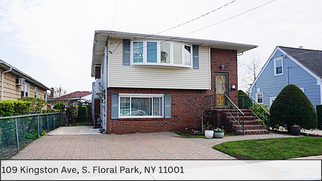 109 Kingston Ave, Floral Park, NY 11001 - photo 1