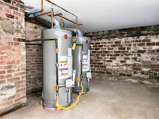 24 Wayne St, Staten Island, NY 10310 - utility room with water heater