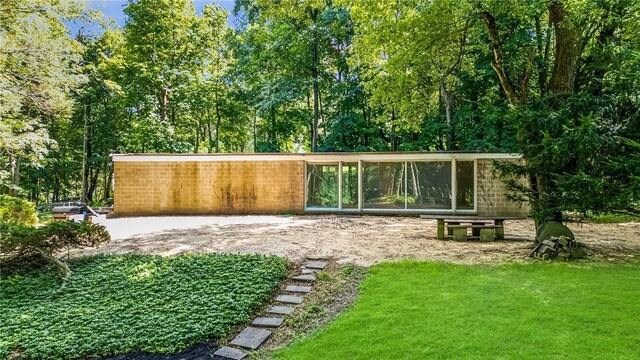 319 Pound Ridge Rd, Bedford, NY 10506 - view of home's community featuring a lawn