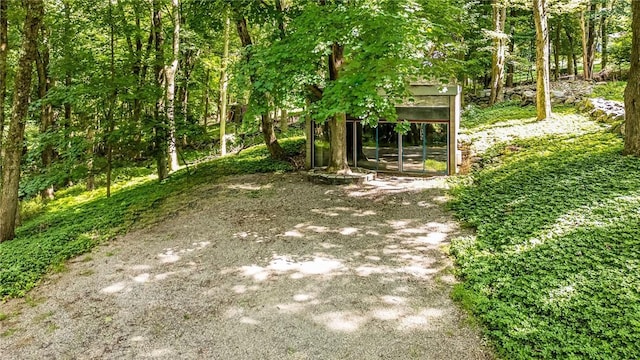 319 Pound Ridge Rd, Bedford, NY 10506 - view of yard