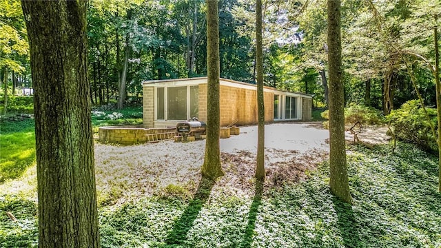 319 Pound Ridge Rd, Bedford, NY 10506 - view of yard featuring a patio