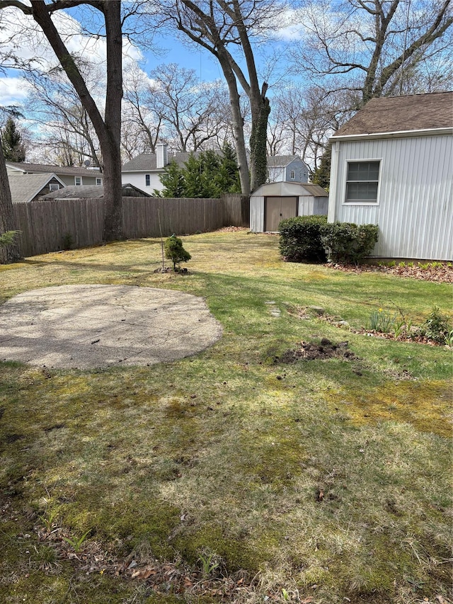 8 Dee Pl, Huntington Station, NY 11746 - view of yard featuring a storage shed, fence, and an outdoor structure