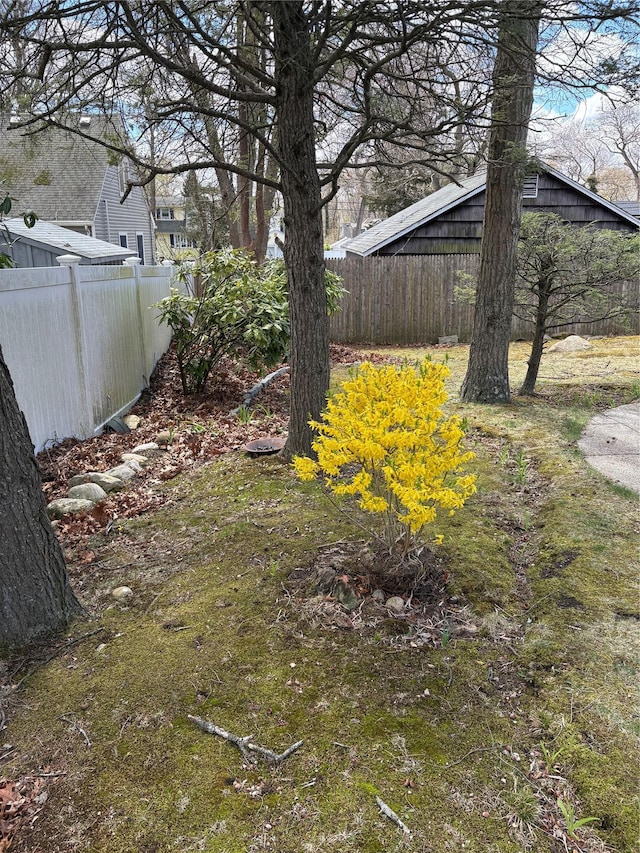 8 Dee Pl, Huntington Station, NY 11746 - view of yard featuring fence