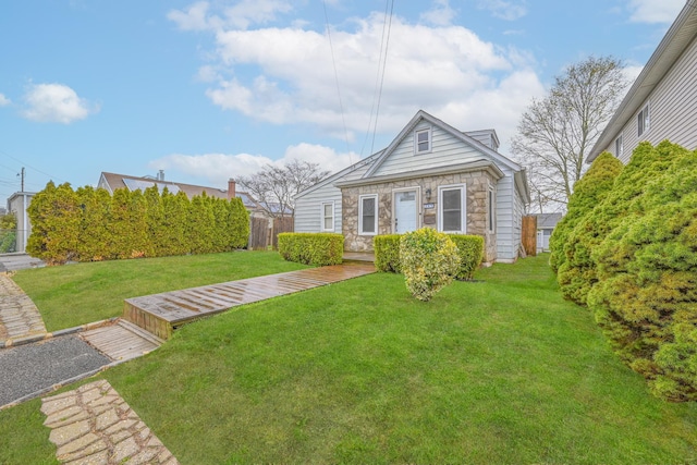 267 Roquette Ave, Floral Park, NY 11001 - photo 1