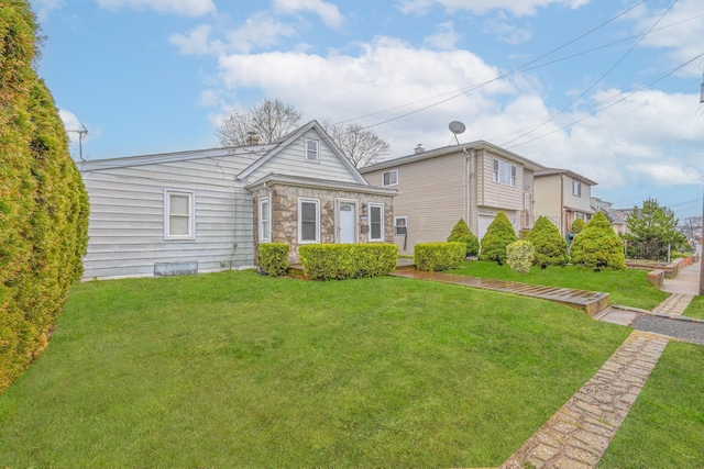 267 Roquette Ave, Floral Park, NY 11001 - photo 2
