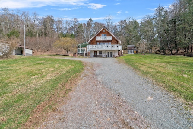 242 Callicoon Center Rd, Jeffersonville, NY 12748 - view of front facade featuring gravel driveway and a front lawn