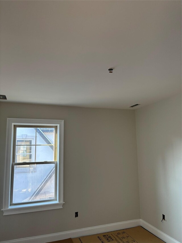 67 2nd St W, Mount Vernon, NY 10550 - empty room with visible vents and baseboards