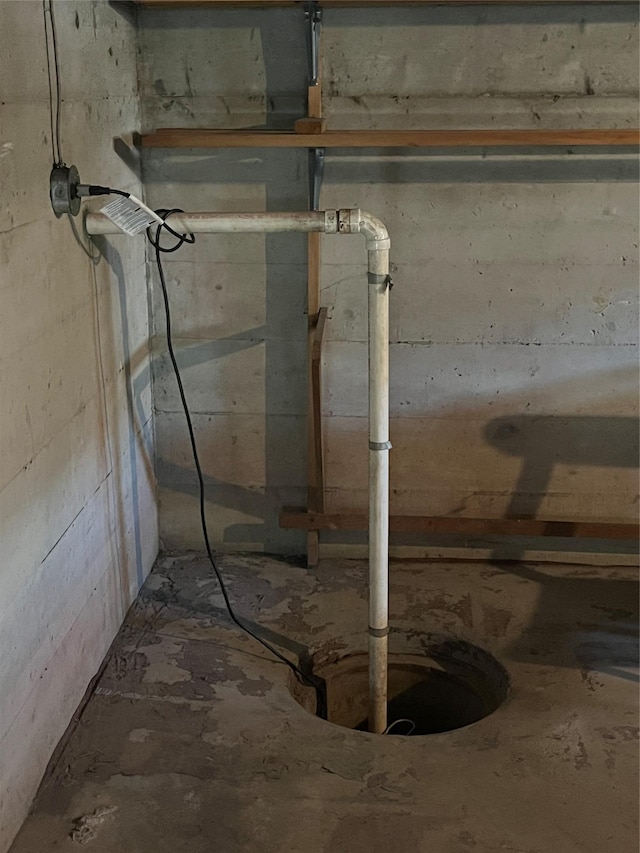 view of unfinished basement