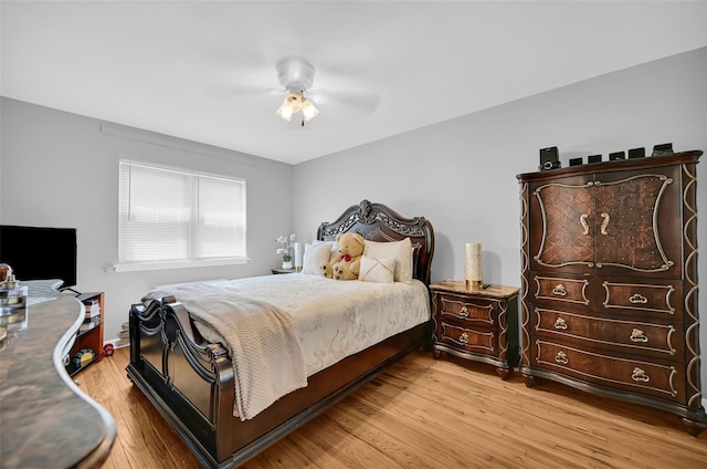 4415 Mundy Ln, Bronx, NY 10466 - bedroom with light wood-style flooring, ceiling fan, and baseboards