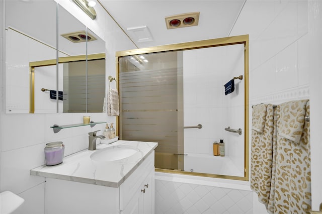 4415 Mundy Ln, Bronx, NY 10466 - bathroom featuring tiled shower / bath and vanity