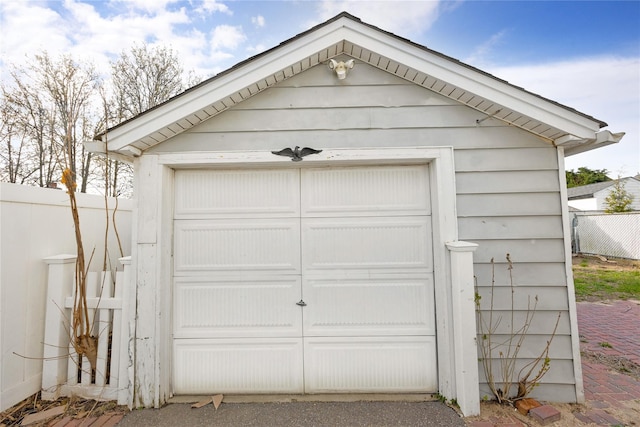 71 E Kissimee Rd, Lindenhurst, NY 11757 - garage featuring fence