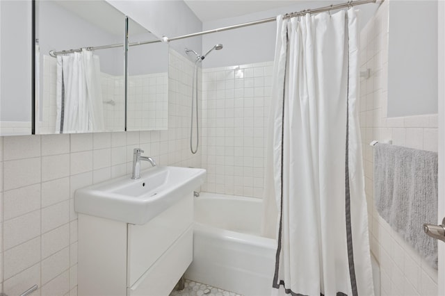 45 Overlook Ter Unit 5A, New York Manhattan, NY 10033 - full bath featuring tile walls, vanity, and shower / bathtub combination with curtain