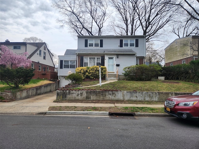 view of front of property with driveway