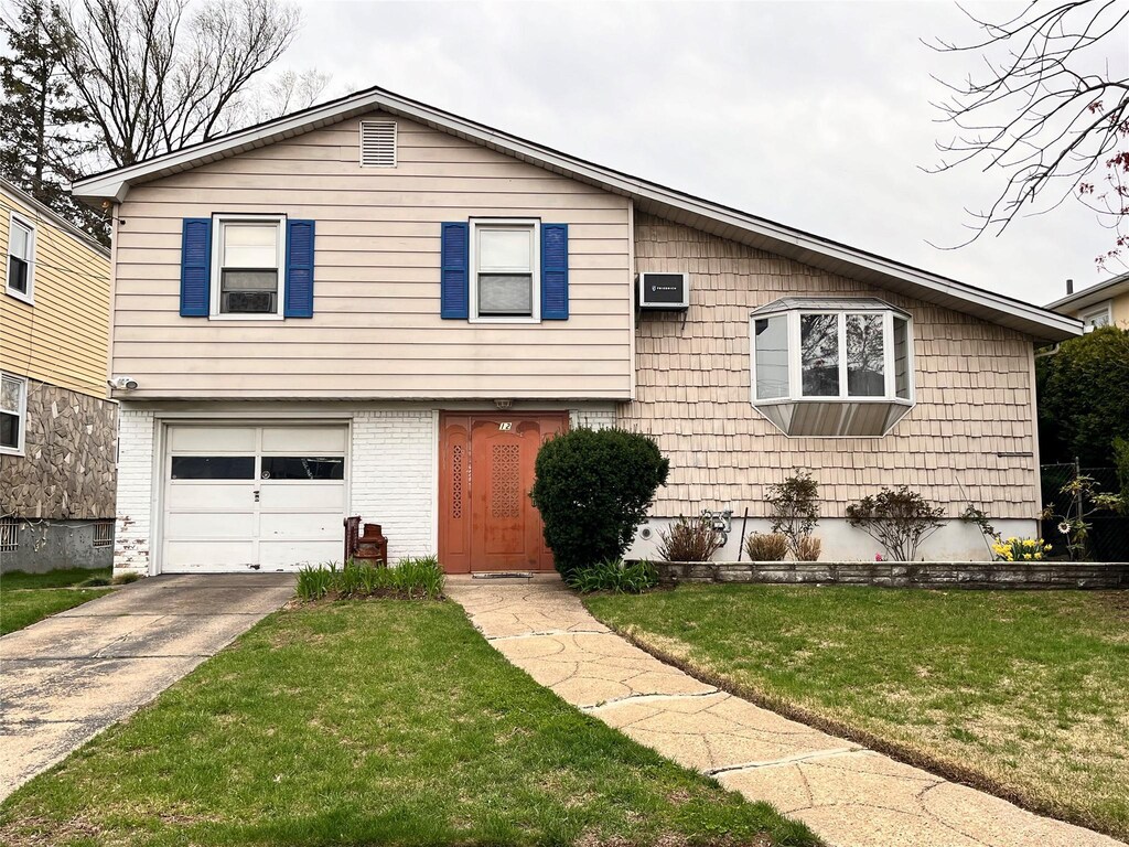 12 Wallace Ct, Valley Stream, NY 11580 - photo 1