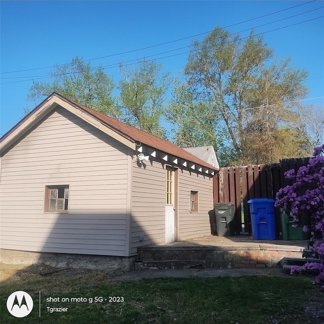109 Lake Ave, Middletown, NY 10940 - view of home's exterior with fence
