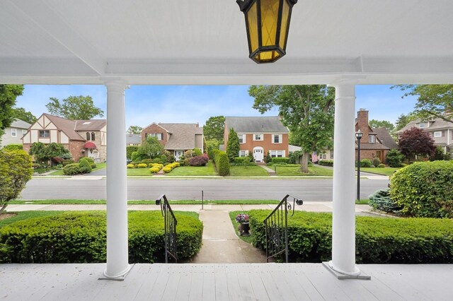 124 Roxbury Rd, Garden City, NY 11530 - photo 5