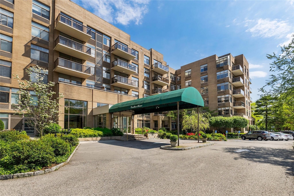 35 N Chatsworth Ave Unit 6J, Larchmont, NY 10538 - view of apartment building / complex