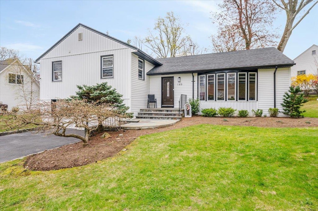 149 Hanson Ln, New Rochelle, NY 10804 - photo 1