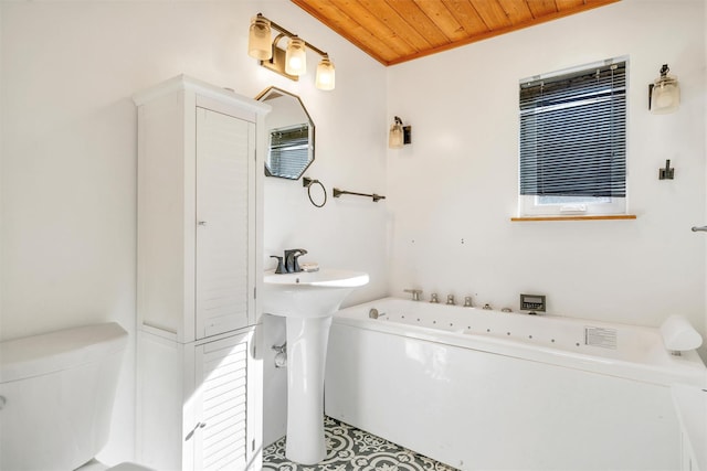full bath featuring toilet, wooden ceiling, a wall mounted AC, and a tub with jets