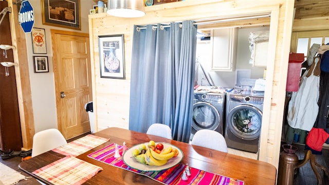 dining room featuring independent washer and dryer