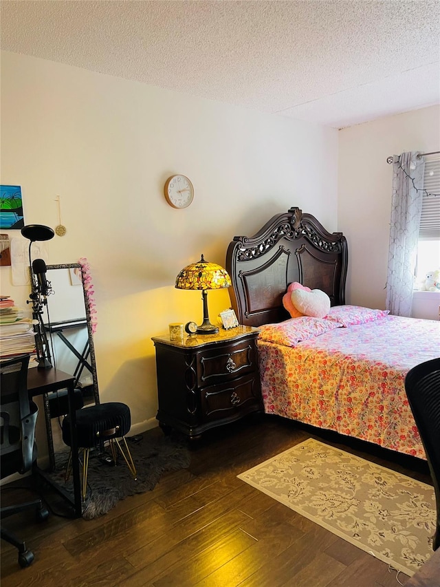 71-15 Sutton Pl Unit 3Fl, Fresh Meadows, NY 11365 - bedroom with hardwood / wood-style floors and a textured ceiling